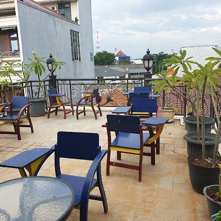 The Backpacker Semarang Hostel Exterior photo