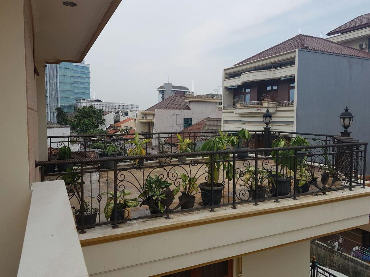 The Backpacker Semarang Hostel Exterior photo